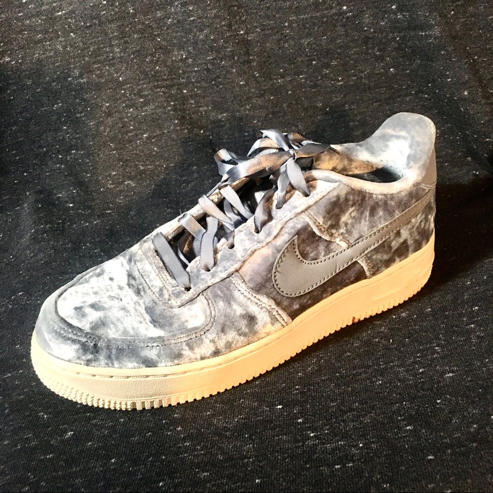 Nike Air Force 1 Velvet Sz 6.5